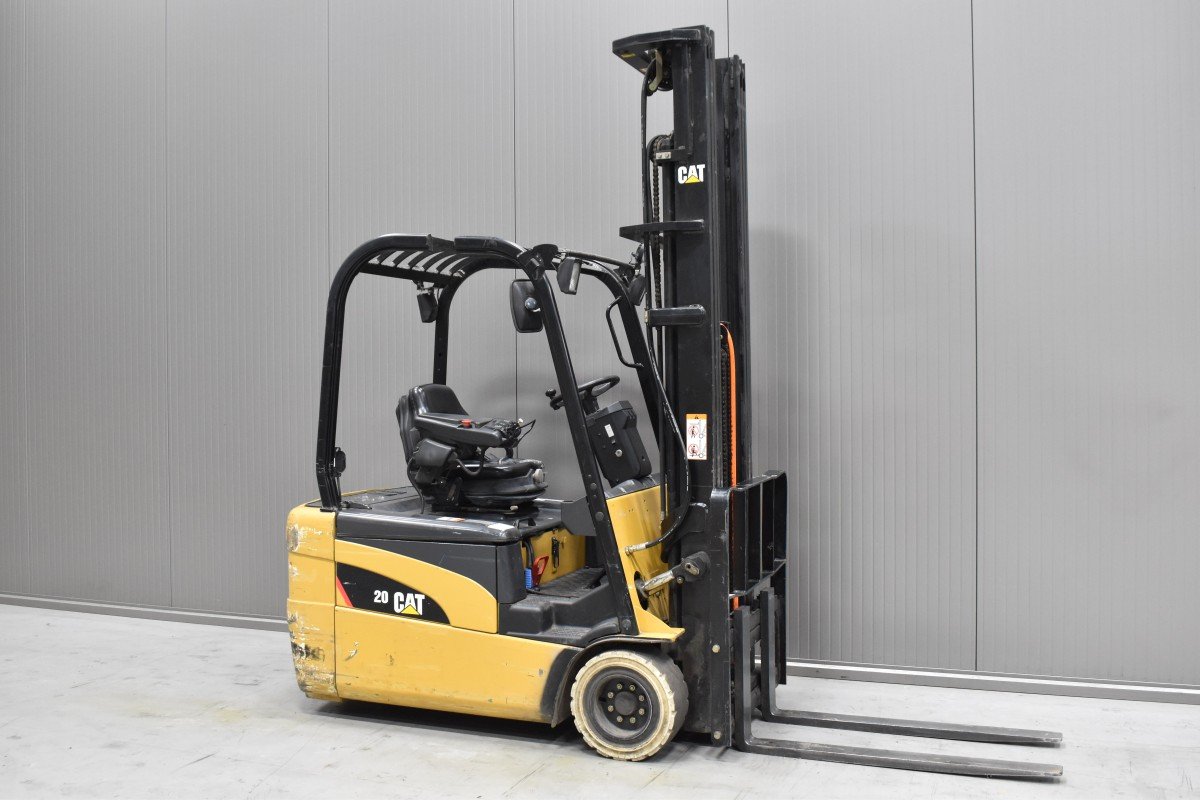Gabelstapler Gebraucht kaufen – Caterpillar EP 20 NT mit Elektro in Österreich