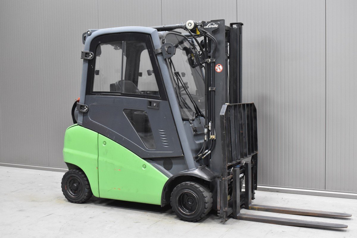 Gabelstapler Gebraucht kaufen – Linde H 18 T-01 mit Gas in Österreich