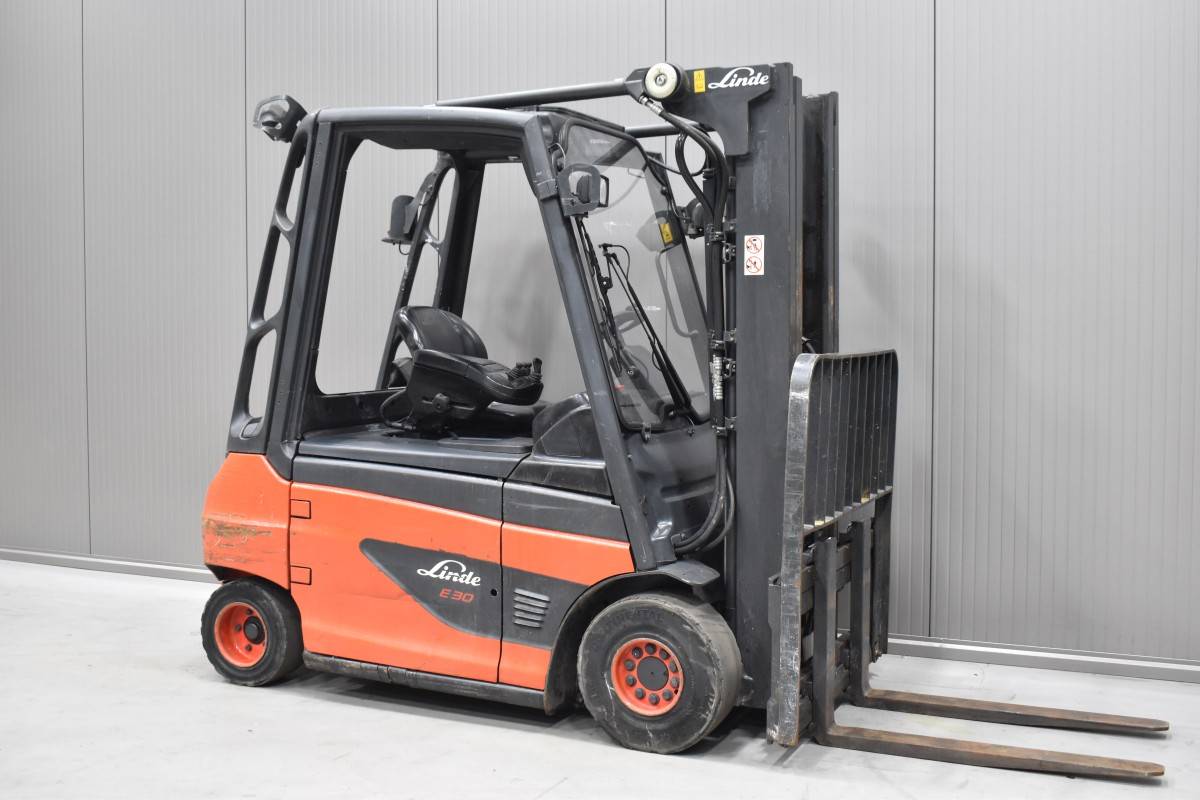 Gabelstapler Gebraucht kaufen – Linde E 30 - 01 mit Elektro in Schweiz