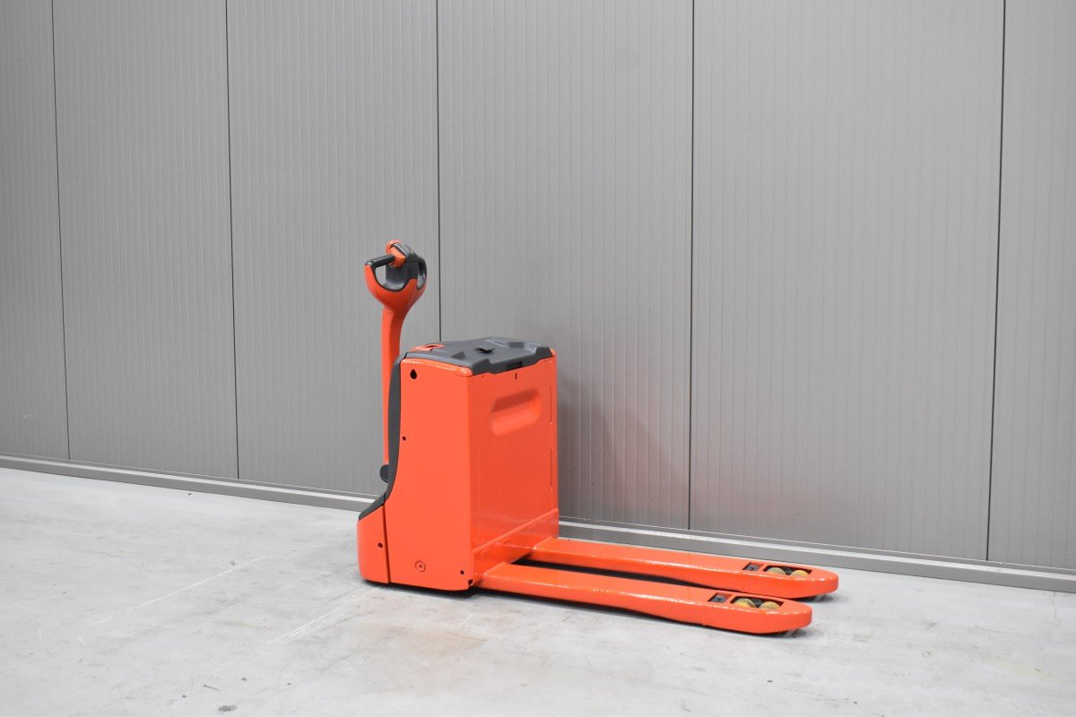 Gabelstapler Gebraucht kaufen – Linde T 16 mit Elektro in Österreich