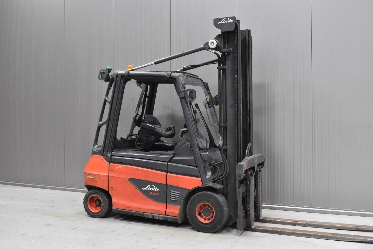 Gabelstapler Gebraucht kaufen – Linde E 30-01 mit Elektro in Österreich