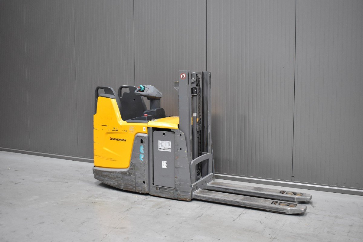 Gabelstapler Gebraucht kaufen – Jungheinrich ERD 220 mit Elektro in Österreich