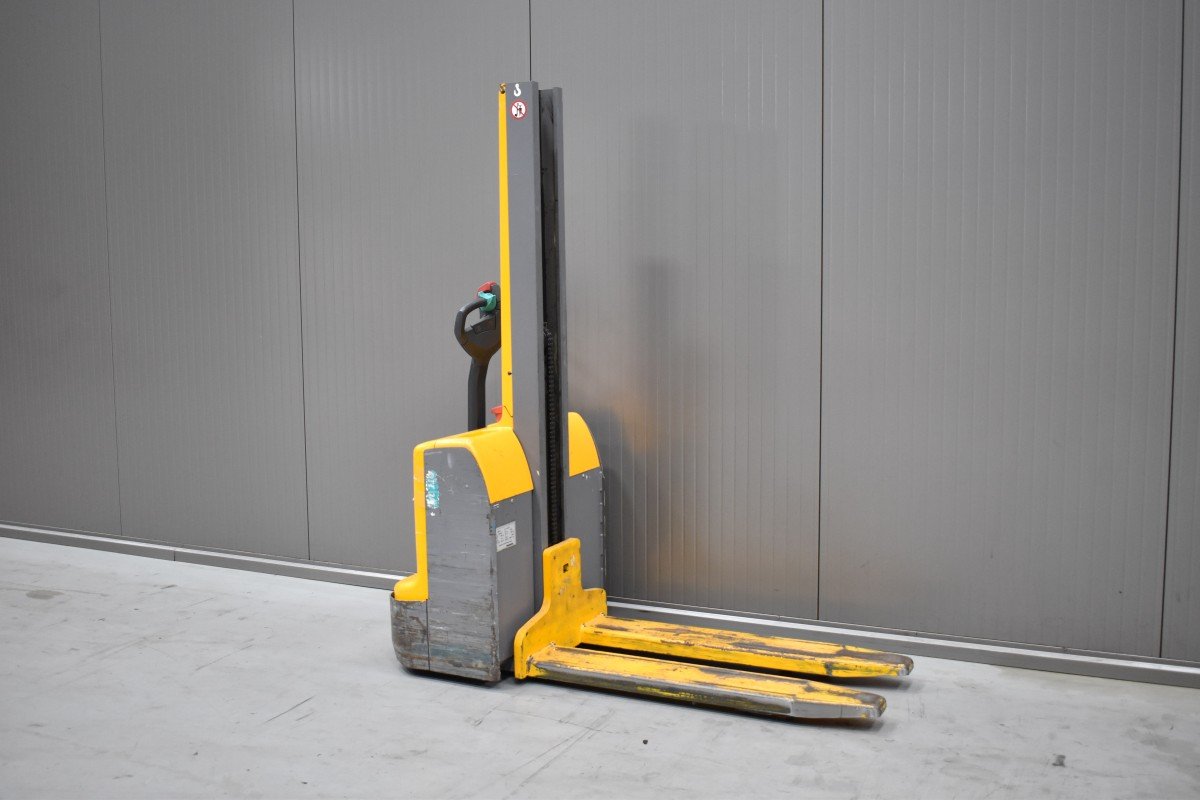 Gabelstapler Gebraucht kaufen – Jungheinrich EMC110 mit Elektro in Österreich