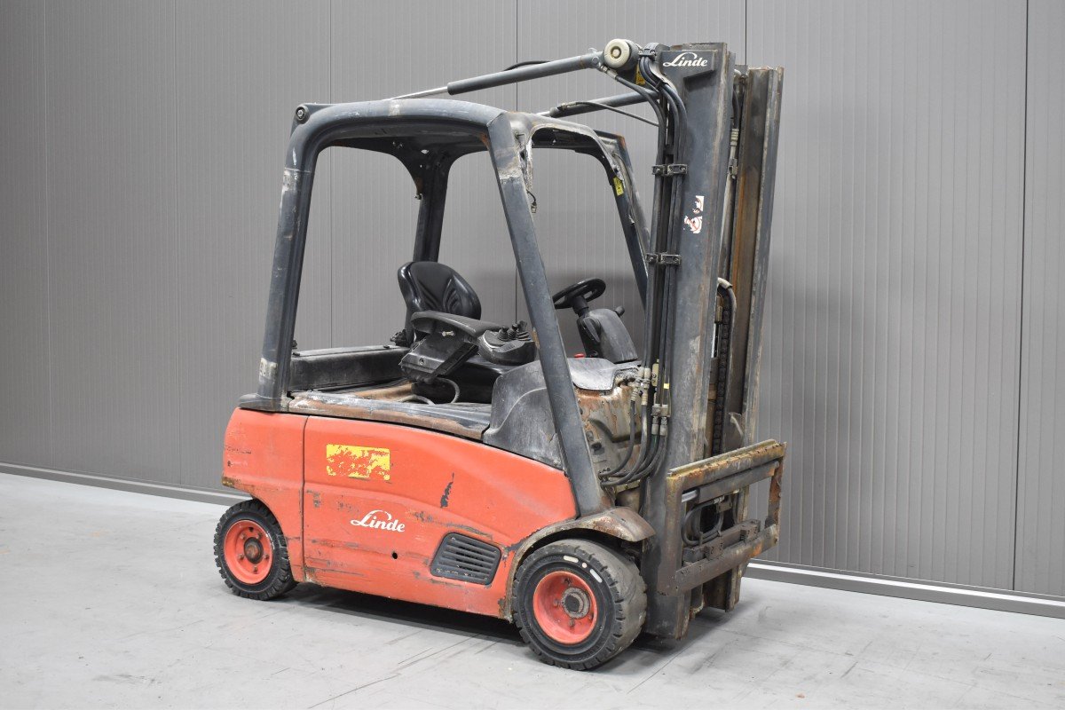 Gabelstapler Gebraucht kaufen – Linde E 20 PL - 01 mit Elektro in Österreich