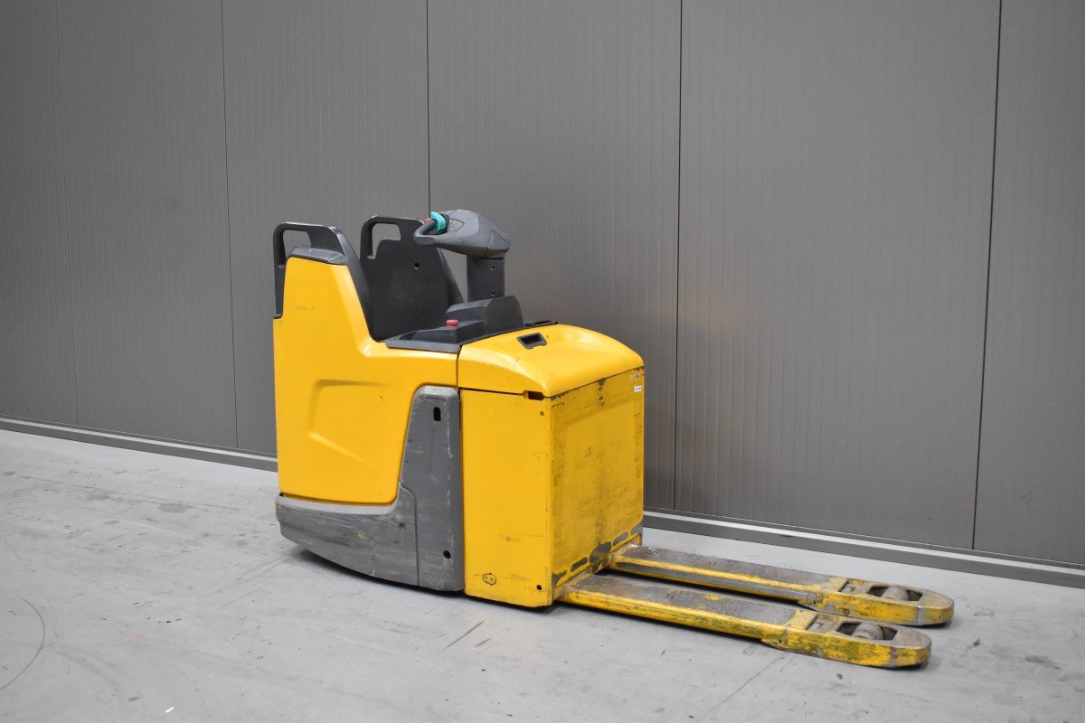 Gabelstapler Gebraucht kaufen – Jungheinrich ERE 225 mit Elektro in Österreich