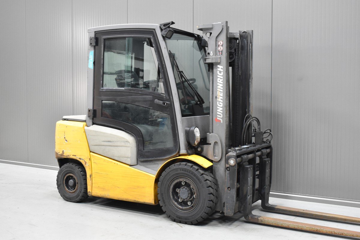 Gabelstapler Gebraucht kaufen – Jungheinrich DFG 425 mit Diesel in Österreich