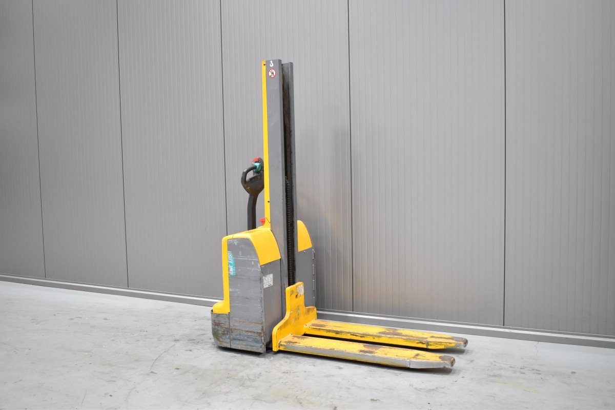 Gabelstapler Gebraucht kaufen – Jungheinrich EMC 110 mit Elektro in Österreich