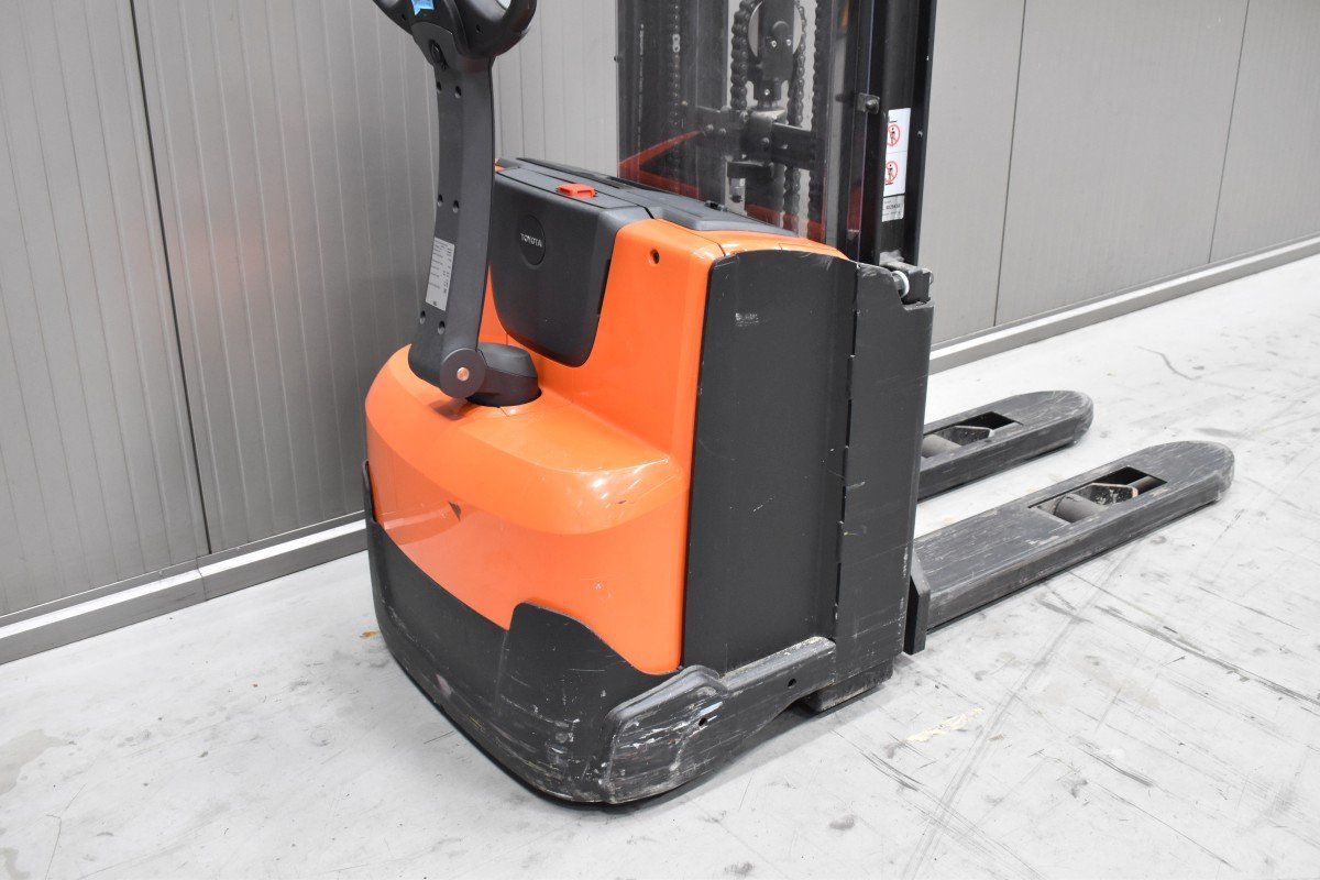 Toyota SWE 140 – Bild 6