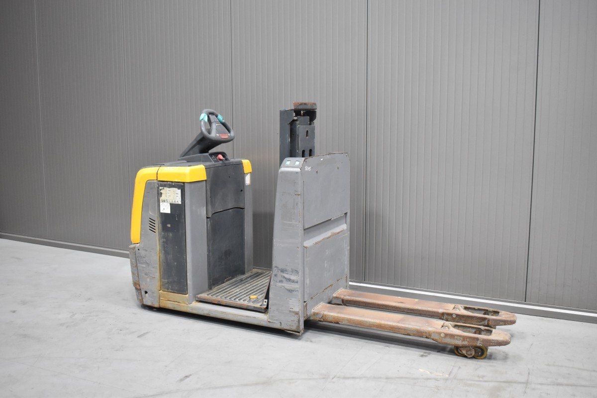 Jungheinrich ECE 220 HP Gebrauchtstapler Kaufen