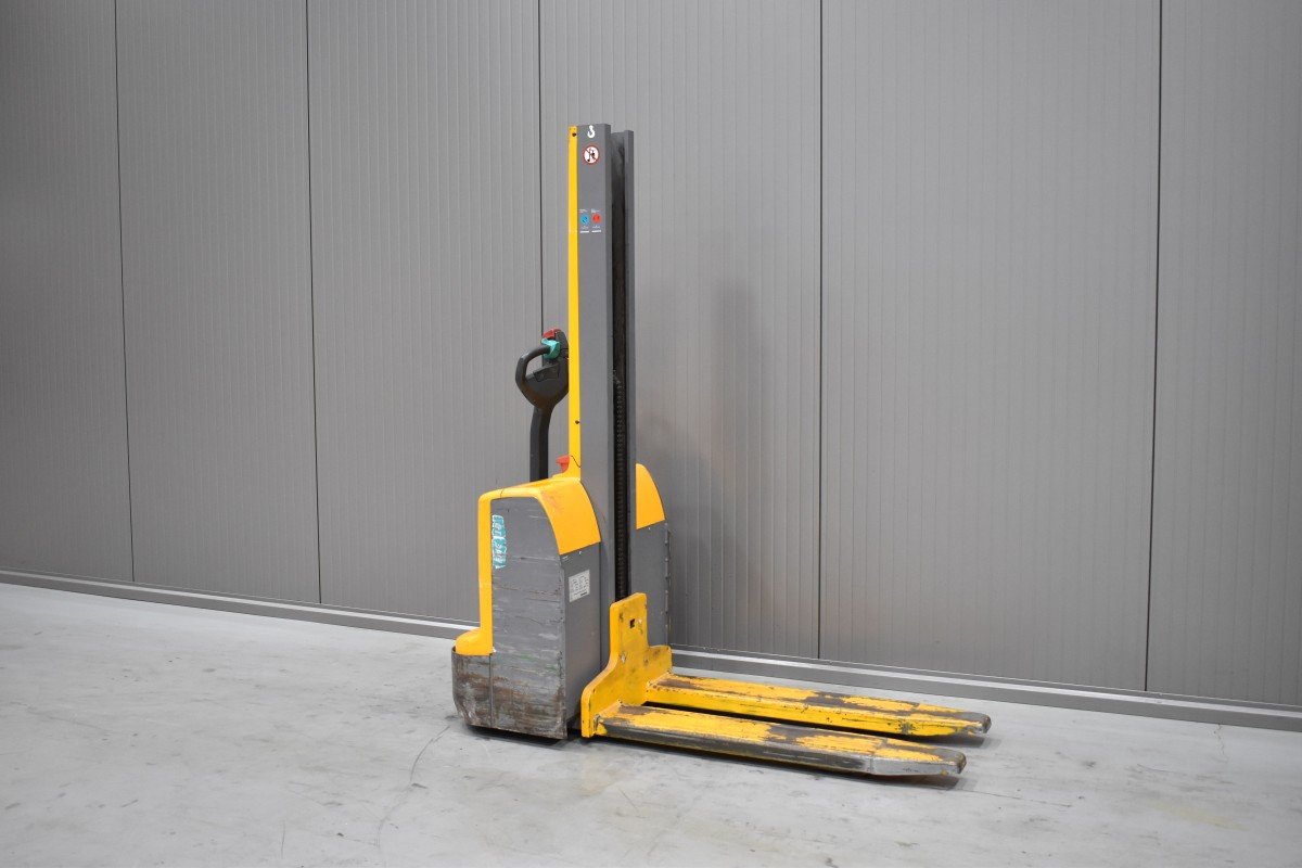 Gabelstapler Gebraucht kaufen – Jungheinrich EMC 110 mit Elektro in Österreich