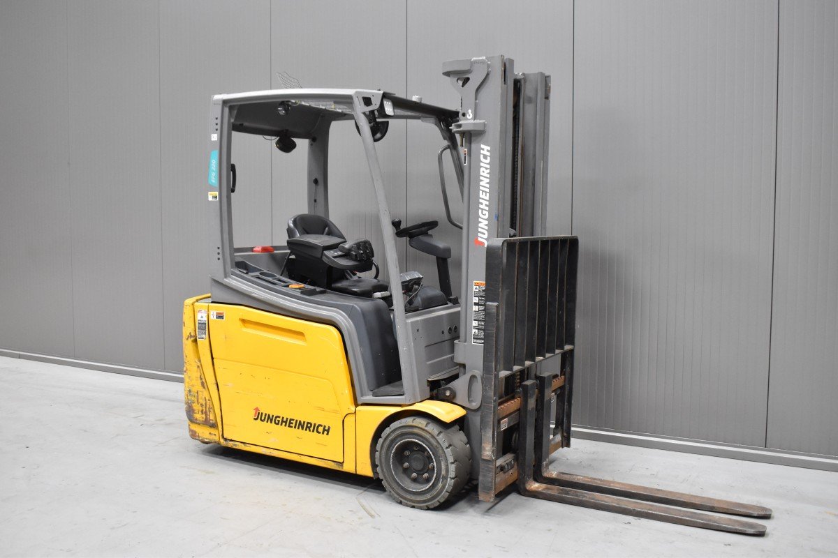 Gabelstapler Gebraucht kaufen – Jungheinrich EFG 220 mit Elektro in Österreich