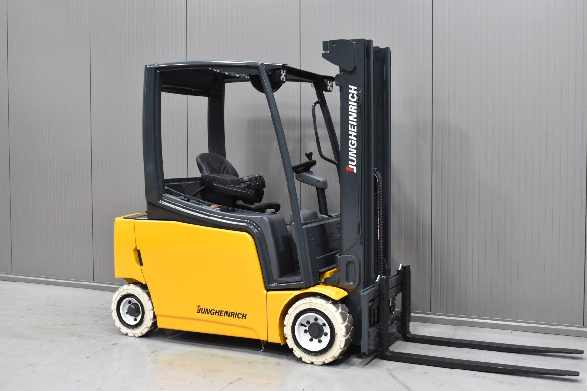 Gabelstapler Gebraucht kaufen – Jungheinrich EFG 320 mit Elektro in Österreich