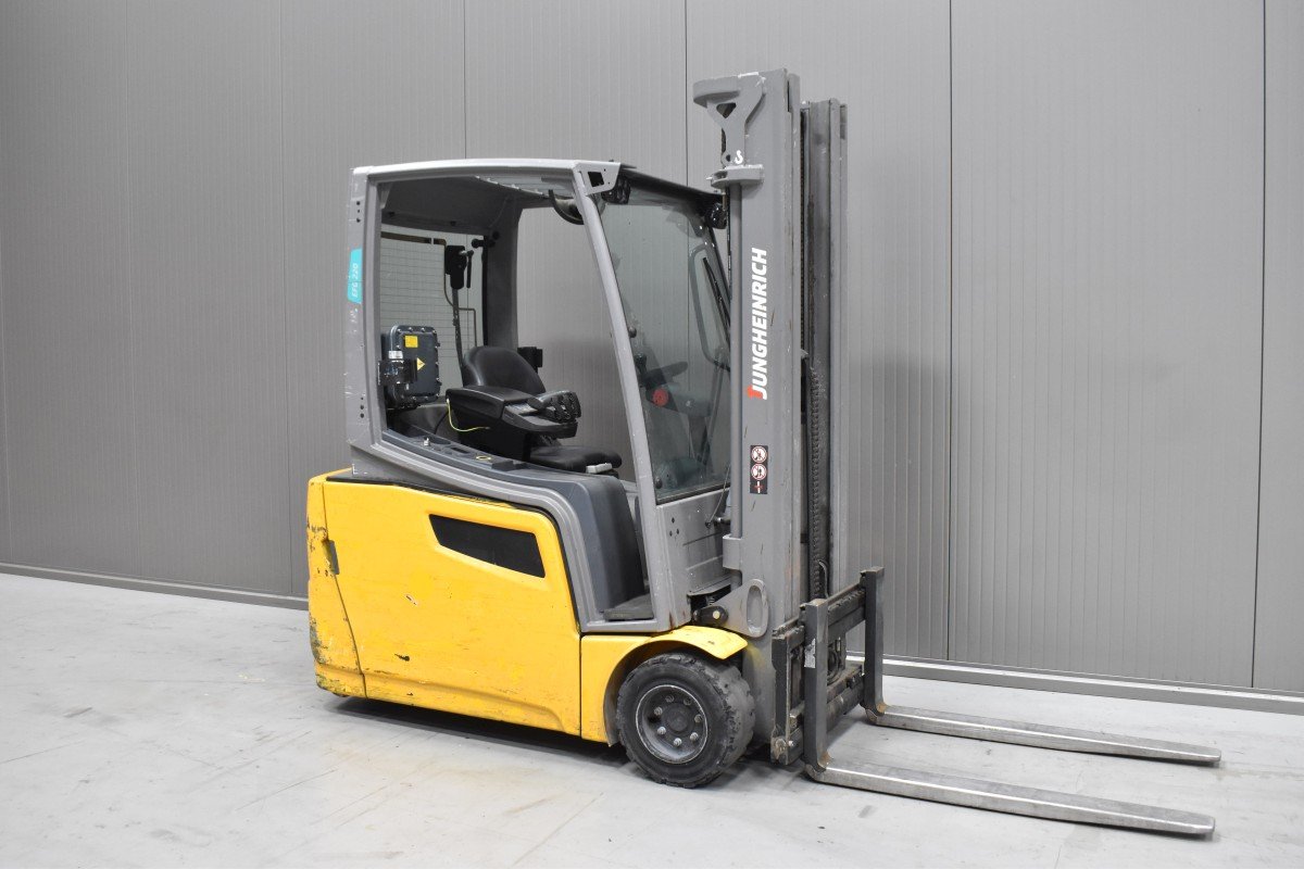 Gabelstapler Gebraucht kaufen – Jungheinrich EFG 220 mit Elektro in Österreich