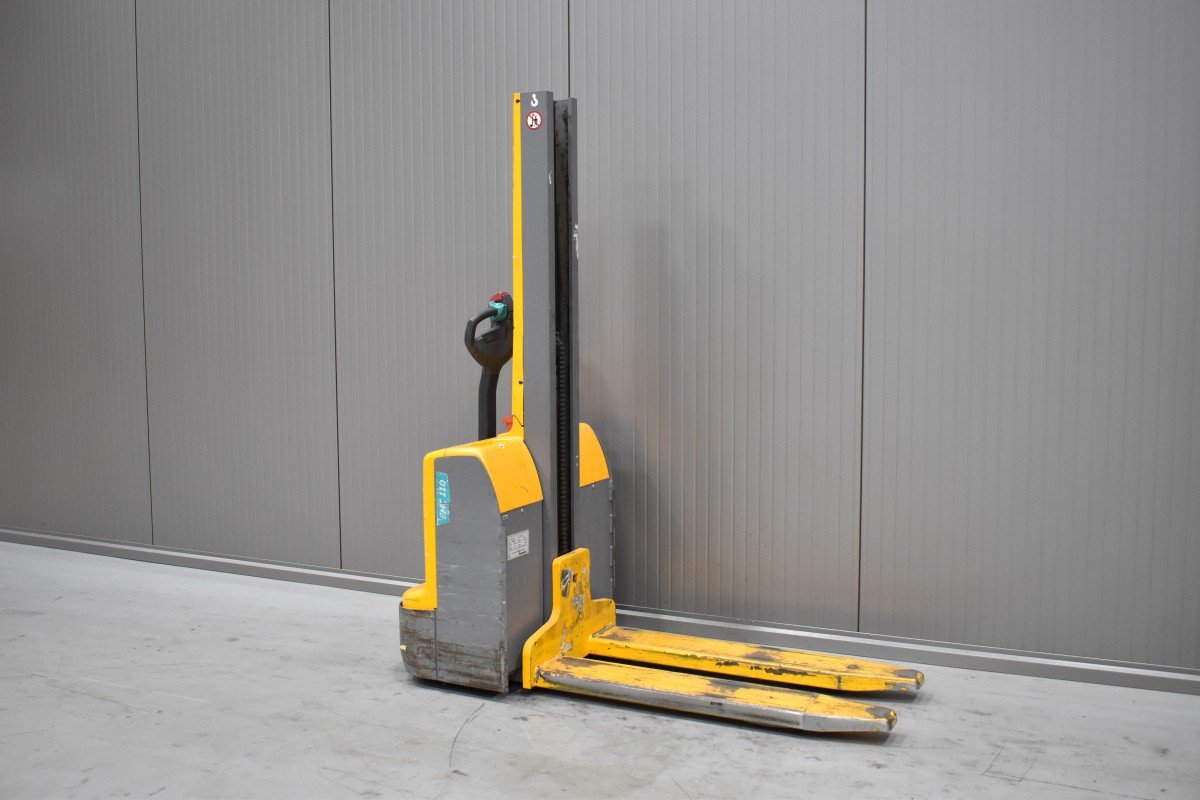 Gabelstapler Gebraucht kaufen – Jungheinrich EMC 110 mit Elektro in Österreich