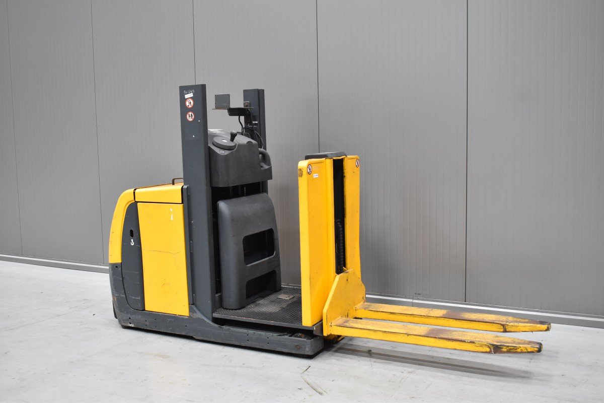 Gabelstapler Gebraucht kaufen – Jungheinrich EKS 110 Z mit Elektro in Österreich