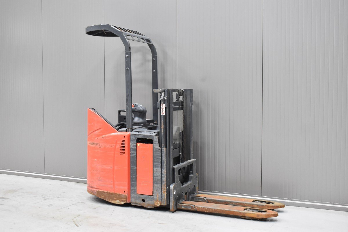 Gabelstapler Gebraucht kaufen – Linde D 12 HPSP-01 mit Elektro in Österreich