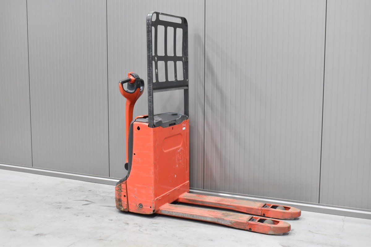 Gabelstapler Gebraucht kaufen – Linde T 16 mit Elektro in Österreich