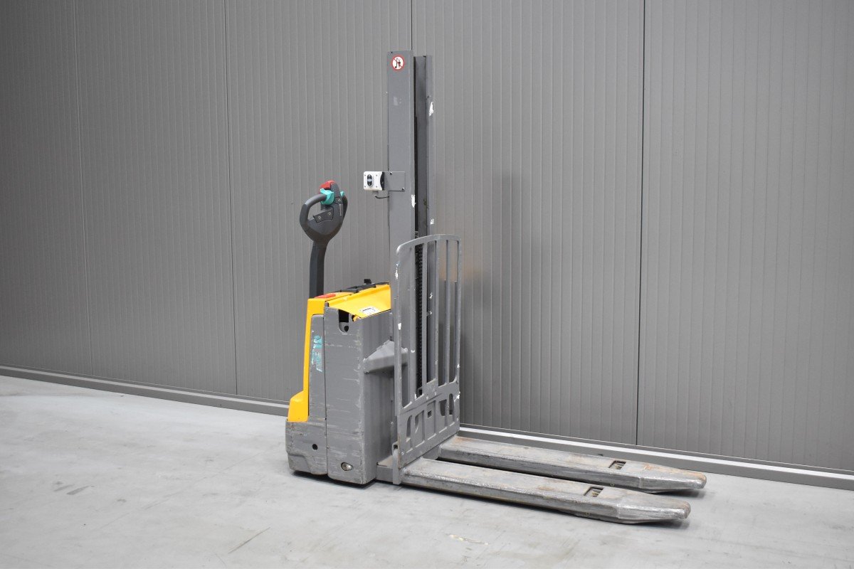 Gabelstapler Gebraucht kaufen – Jungheinrich EMD 118 mit Elektro in Österreich