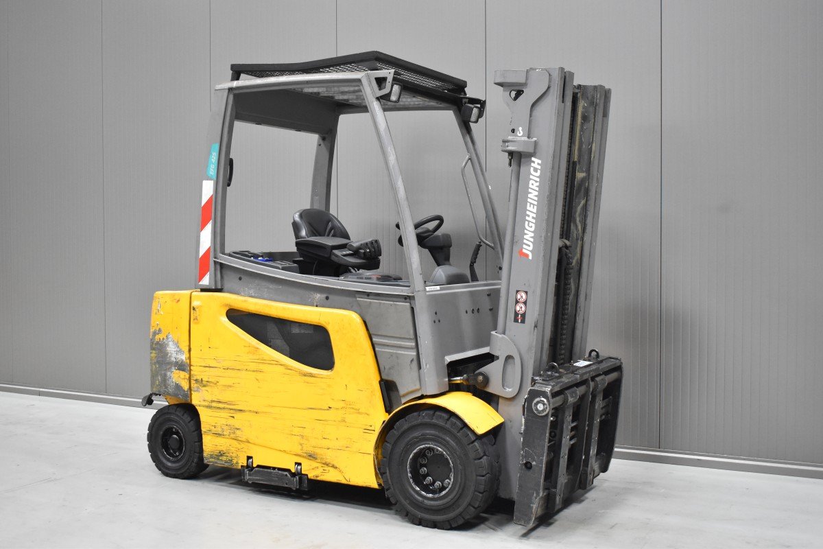 Gabelstapler Gebraucht kaufen – Jungheinrich EFG 425 mit Elektro in Österreich