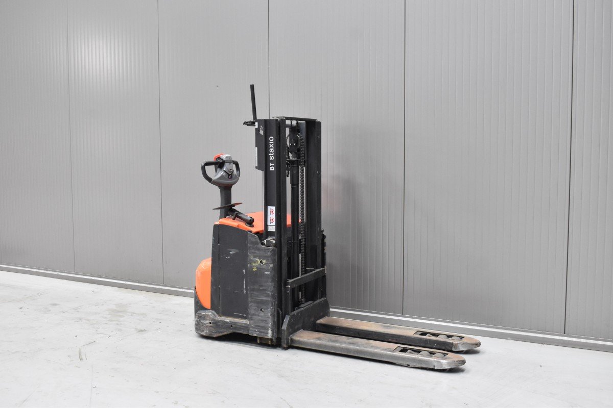 Gabelstapler Gebraucht kaufen – Toyota SWE 200D mit Elektro in Schweiz