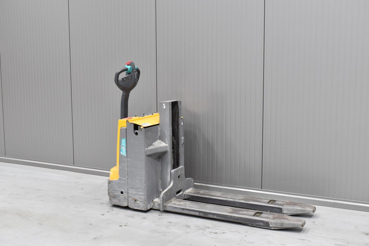 Gabelstapler Gebraucht kaufen – Jungheinrich EMD 118 mit Elektro in Österreich