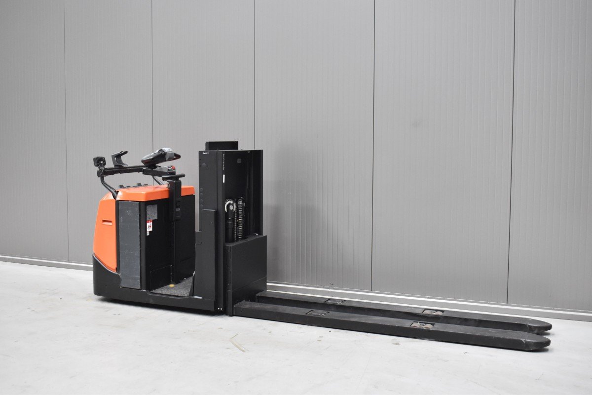 Gabelstapler Gebraucht kaufen – Toyota OSE 180 XP mit Elektro in Österreich