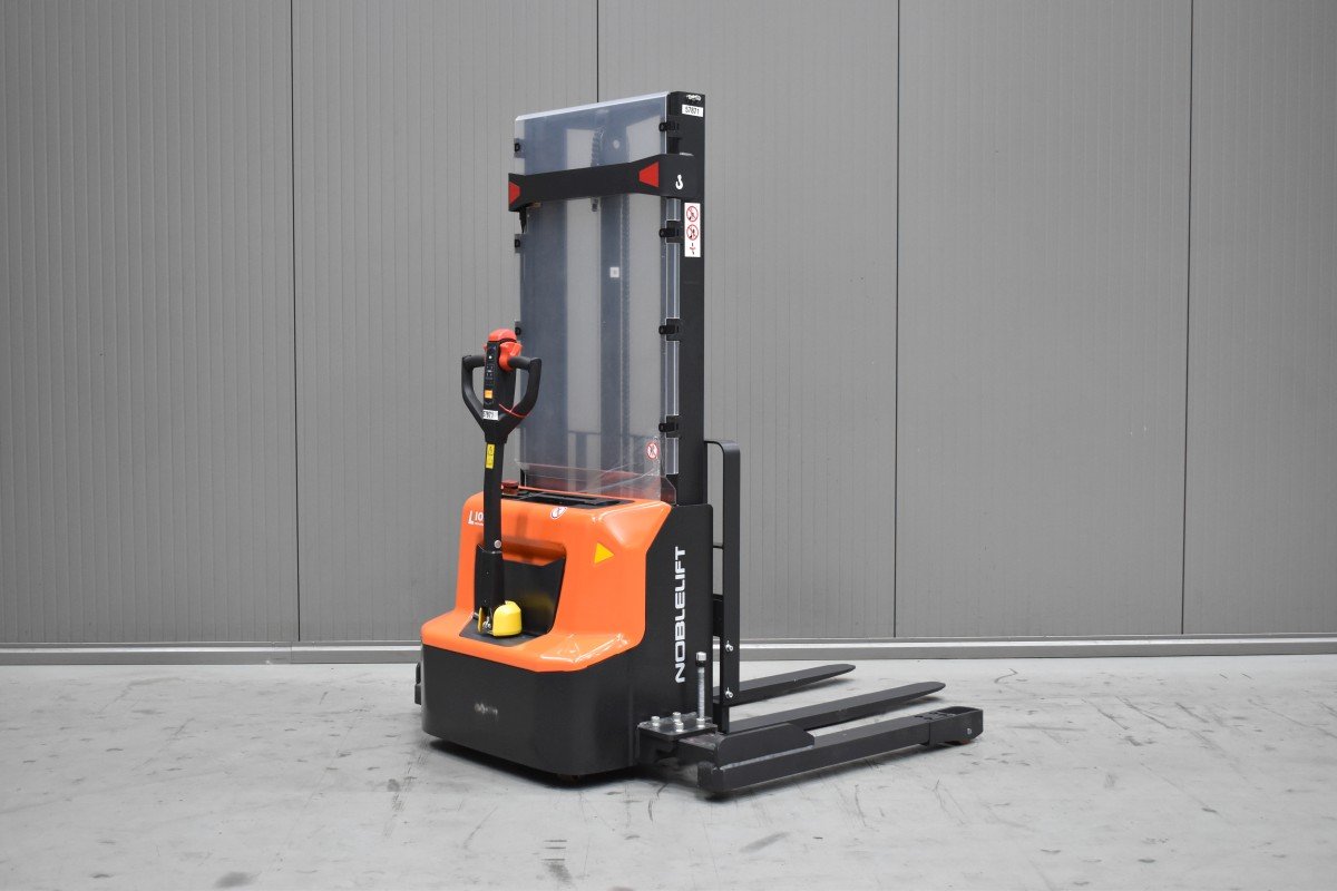 Gabelstapler Gebraucht kaufen – Noblelift PSE 12 NSL mit Elektro in Österreich