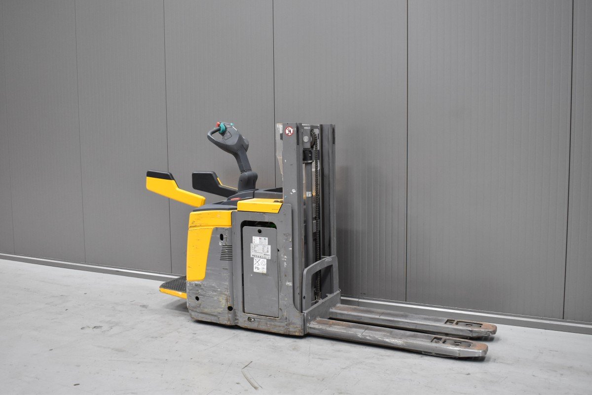 Gabelstapler Gebraucht kaufen – Jungheinrich ERD 220 KP mit Elektro in Österreich