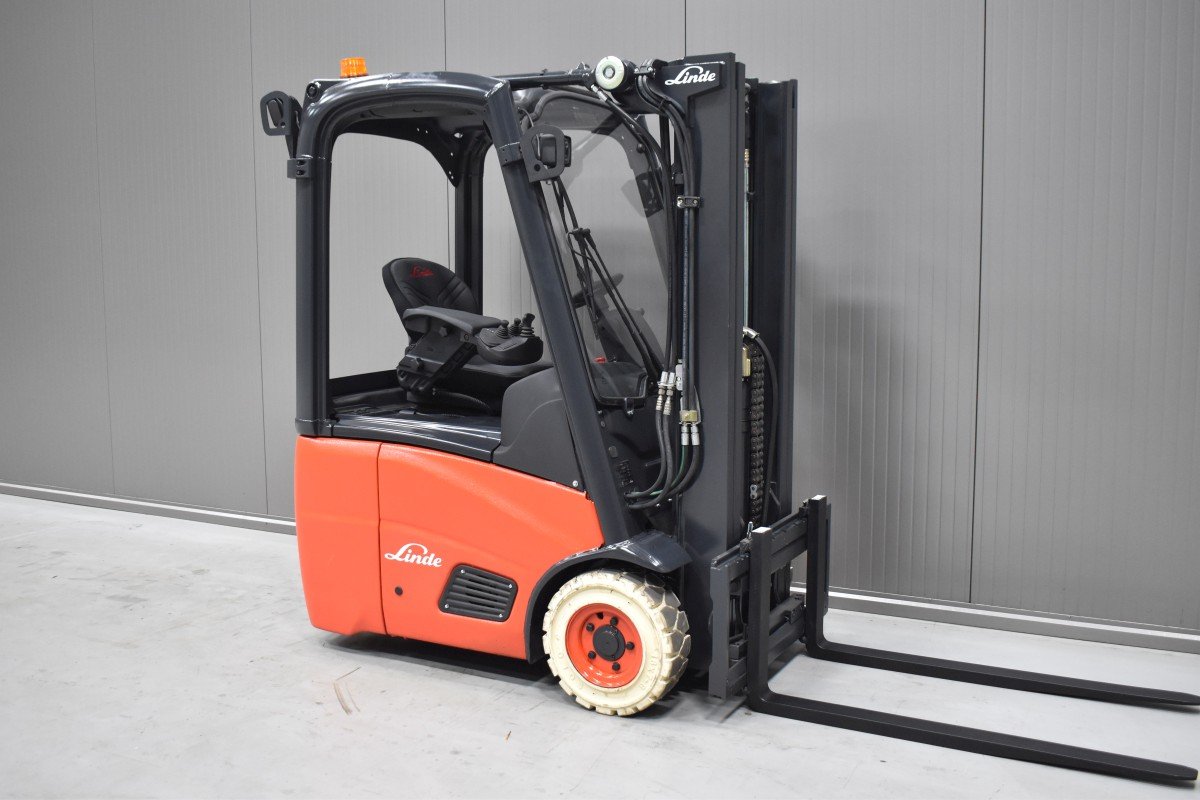 Gabelstapler Gebraucht kaufen – Linde E 12 - 01 mit Elektro in Österreich