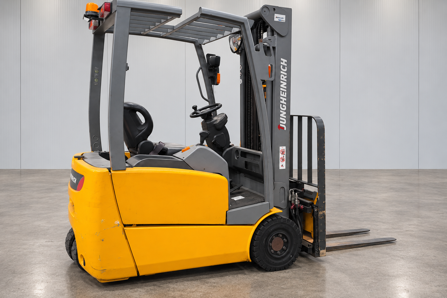 Gabelstapler Gebraucht kaufen – Jungheinrich EFG 216 kn mit Elektro in Österreich