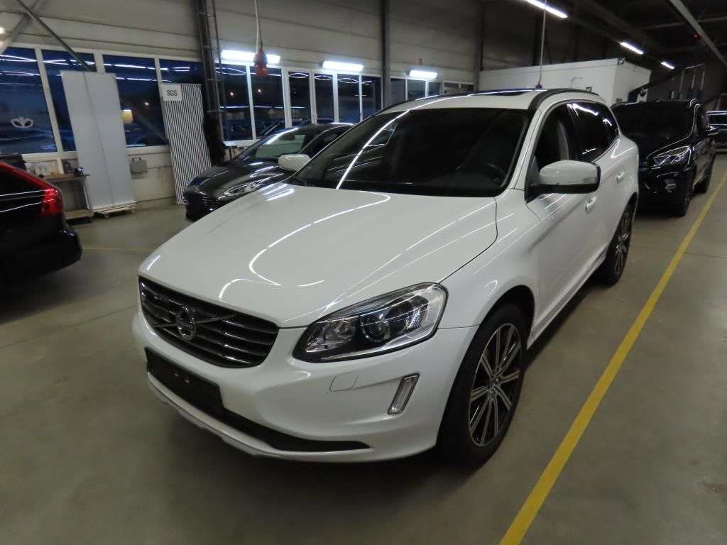 Volvo XC60 Momentum AWD StandH. Pano ACC AHK 1Hnd