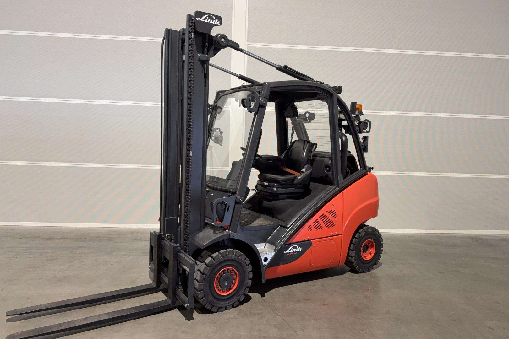 Linde H25T-02