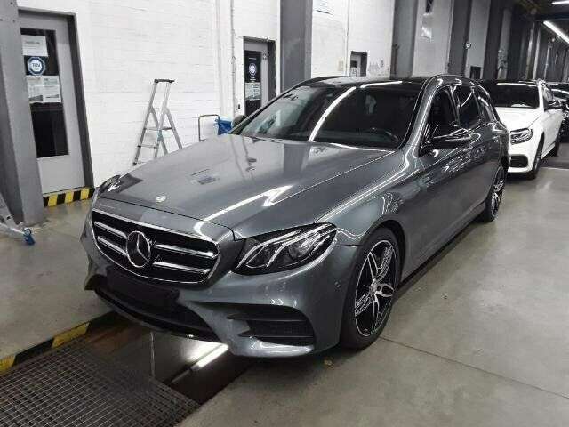 Mercedes-Benz E 220 d/AMG-Line/9G/Distronic/Widescreen/HeadUp/