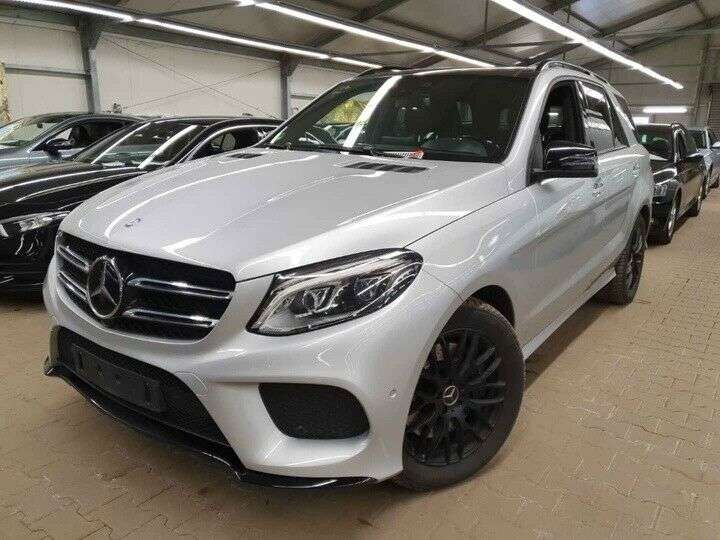 Mercedes-Benz GLE 500 4x4/AMG/Night/Pano/Distronic/KeyGo/StnHz