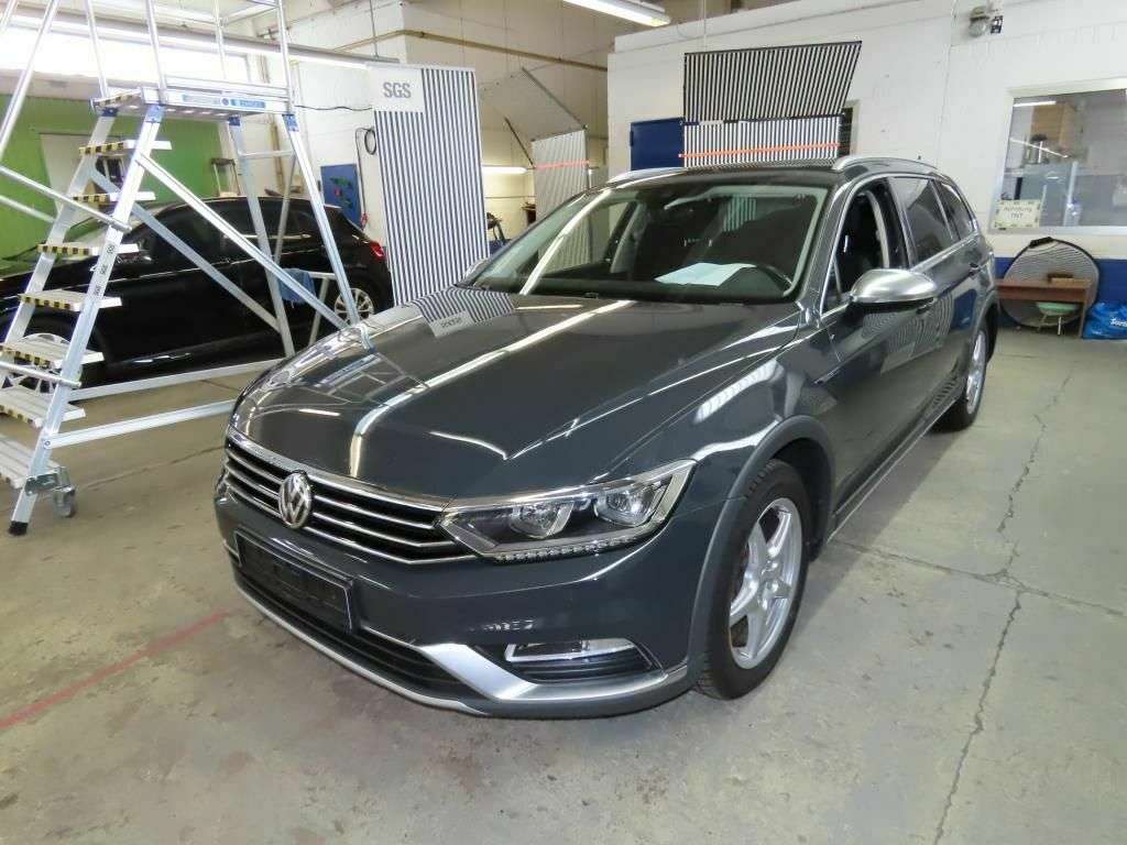 Volkswagen Passat Alltrack 4Motion ACC LED PANO Kamera