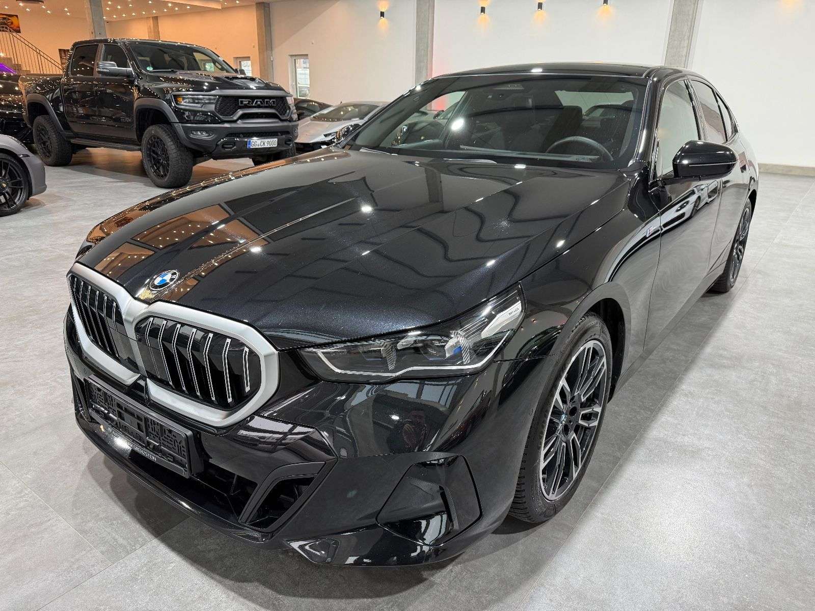 BMW 520 i M Sport*Pano*Carbon*H&K*4SHZ*HUD*360°*