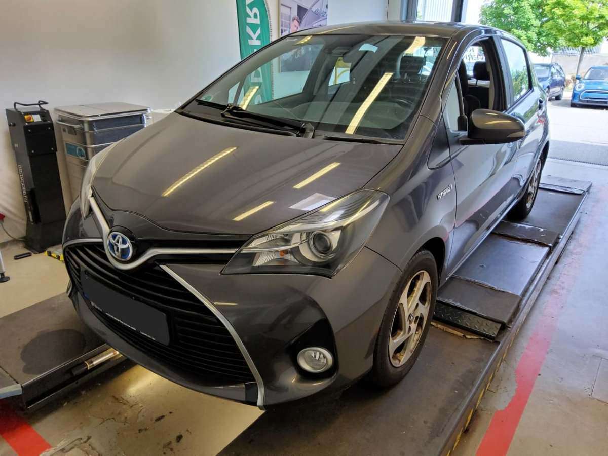 Toyota Yaris Edition-S Hybrid