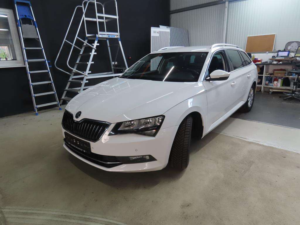 Skoda Superb Combi Ambition 4x4