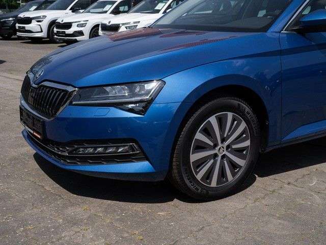 Skoda Superb Combi 2.0 TDI Style DSG AHK+MATRIX+RFK+AC