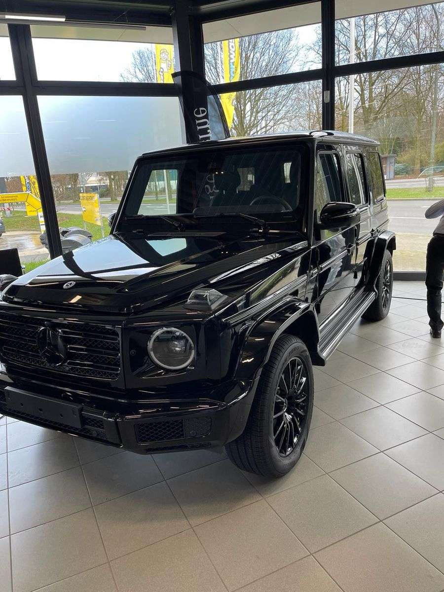 Mercedes-Benz G 400 D - obsidianschwarz metalli