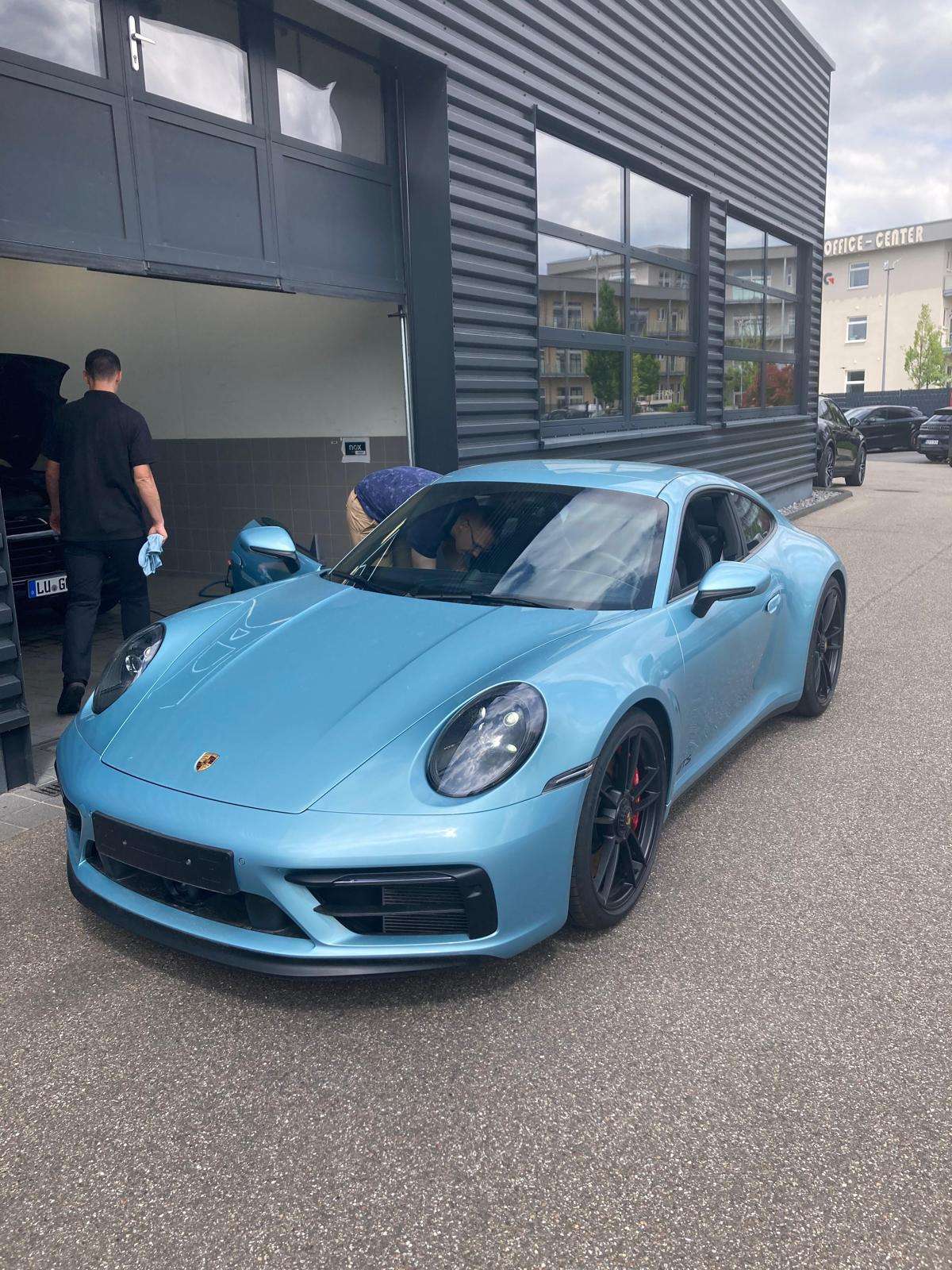 Porsche 992 911 Carrera GTS
