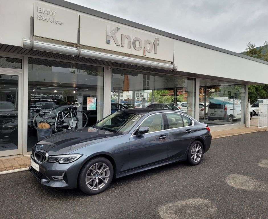 BMW 330 i xDrive Luxury Line