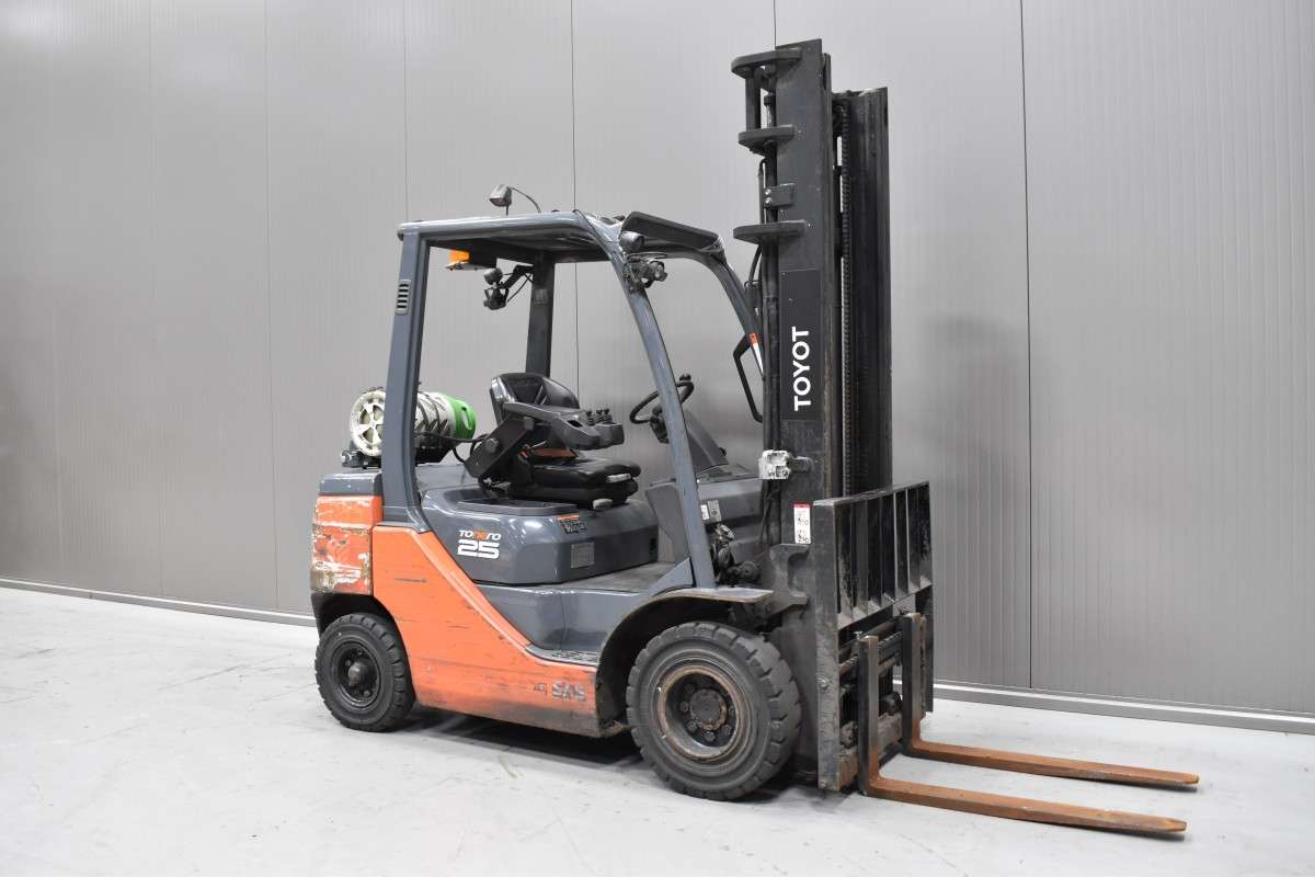 Toyota 02-8FGF25