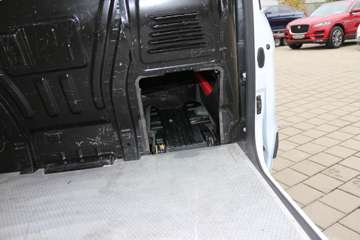 Ford Transit Connect 210 L2 EcoB Ambiente Kasten lang – Bild 23