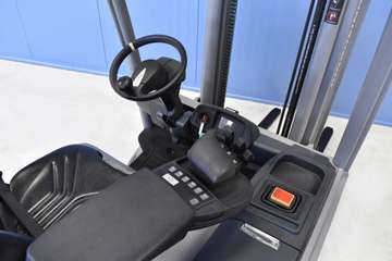 Jungheinrich EFG425 80 V, 775 Ah – Bild 3