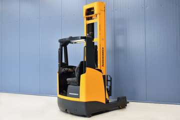 Jungheinrich ETV 320 48 V, 775 Ah Bj 2016 – Bild 3
