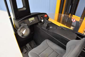 Jungheinrich ETV 320 48 V, 775 Ah Bj 2016 – Bild 4