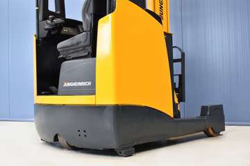 Jungheinrich ETV 320 48 V, 775 Ah Bj 2016 – Bild 7
