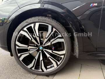 BMW X7xDrive40d/M Sportpaket Pro/23"/Pano/Kristall – Bild 17