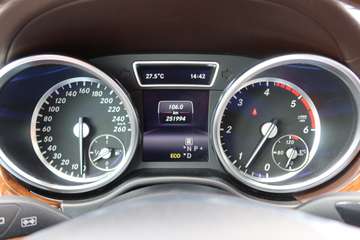Mercedes-Benz GL 350 BlueTec 4Matic#AMG#H&K#OFFROAD#KEYGO#STDHZ# – Bild 17